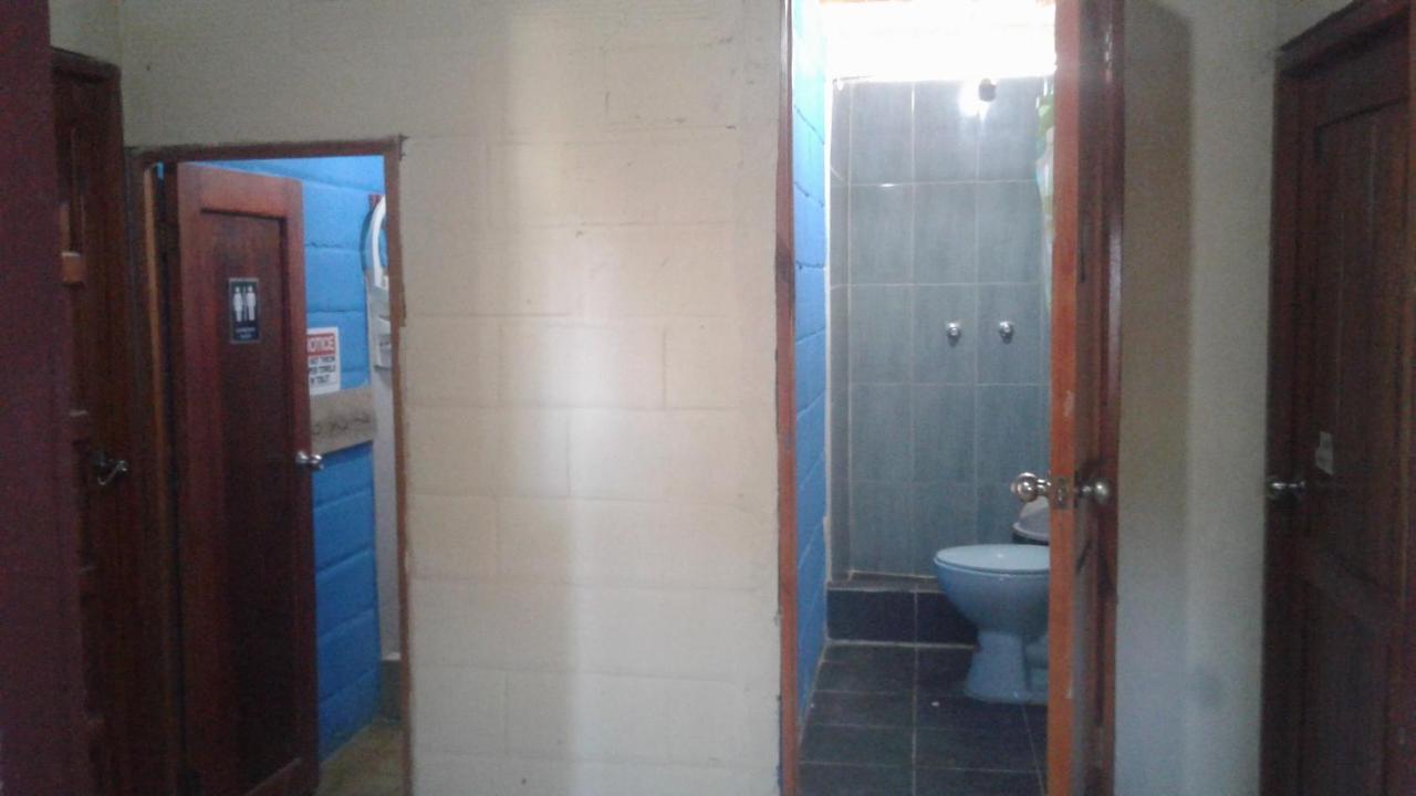 My Little House Surf&Backpacker Hostel Монтаньита Экстерьер фото